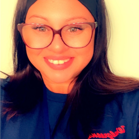 Meet your Posher, Chloe - Picture 4 of 4